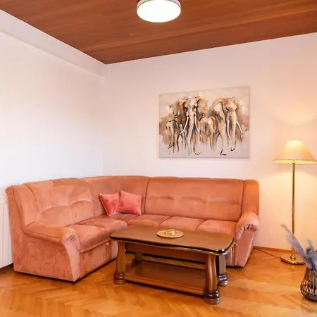 Andro - Three Bedroom With Terrace And Sea View Selca (Brac)