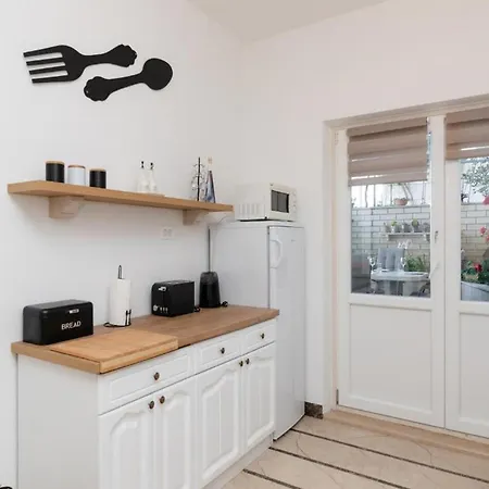 Andro - Three Bedroom With Terrace And Sea View Apartment *