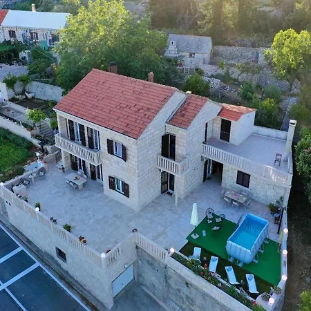 Apartment Andro - Three Bedroom With Terrace And Sea View Selca (Brac)
